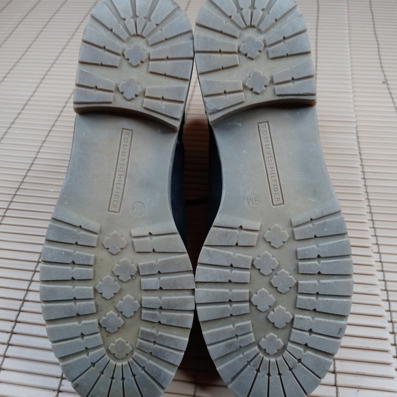 Tommy Hilfiger women's black suede faux fur trim lace boots. Sz 9M. 150.6pm - Picture 10 of 11